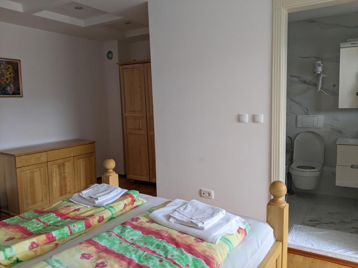 Apartments & Restaurant Abas Plav Exterior foto